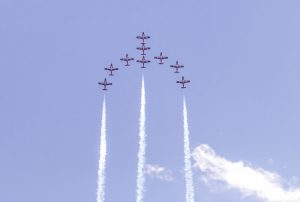 Snowbirds climbing in formation - MB Airshow 2016